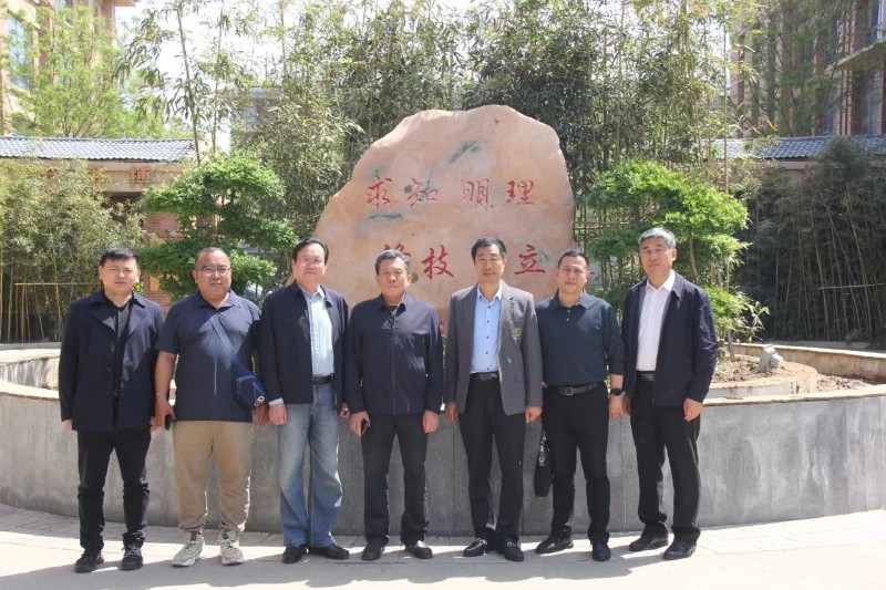 1717204101553004772.jpg 合影.jpg